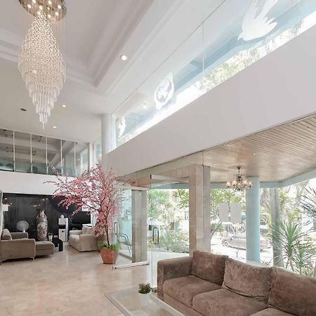Reddoorz Plus Near Kebayoran Baru Blok S Джакарта Екстер'єр фото