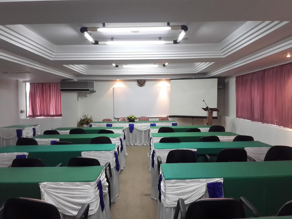 Reddoorz Plus Near Kebayoran Baru Blok S Джакарта Екстер'єр фото