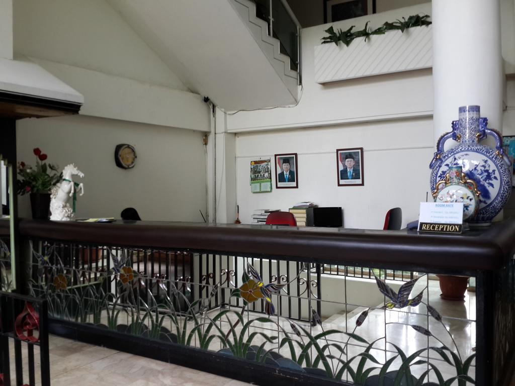 Reddoorz Plus Near Kebayoran Baru Blok S Джакарта Екстер'єр фото