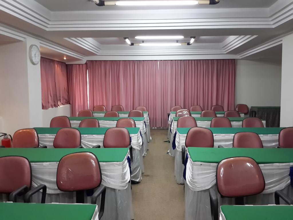 Reddoorz Plus Near Kebayoran Baru Blok S Джакарта Екстер'єр фото