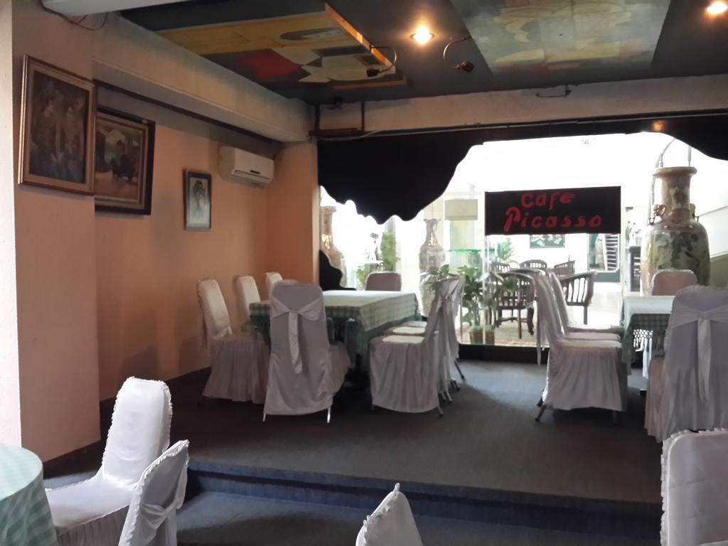 Reddoorz Plus Near Kebayoran Baru Blok S Джакарта Екстер'єр фото