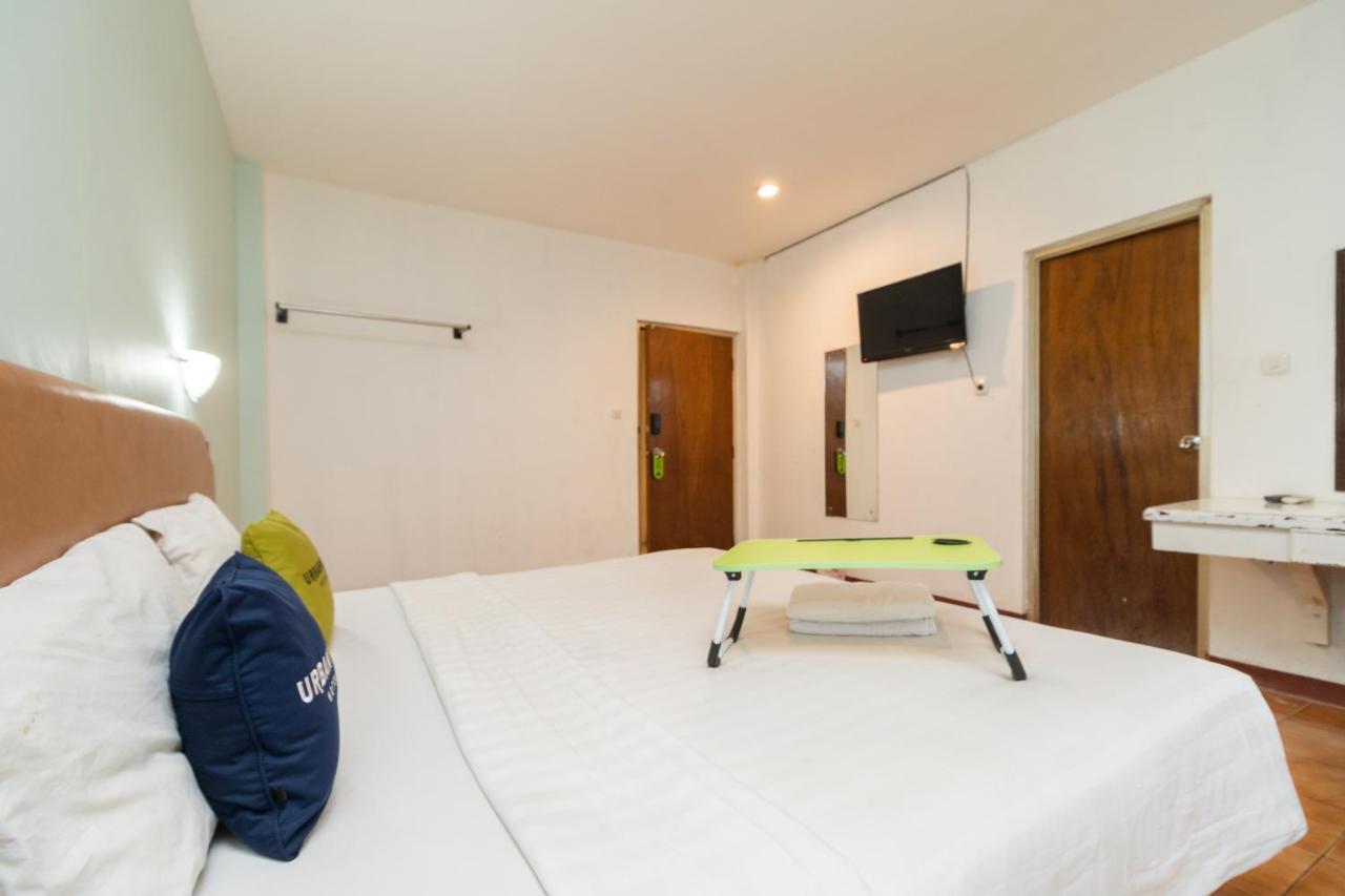 Reddoorz Plus Near Kebayoran Baru Blok S Джакарта Екстер'єр фото