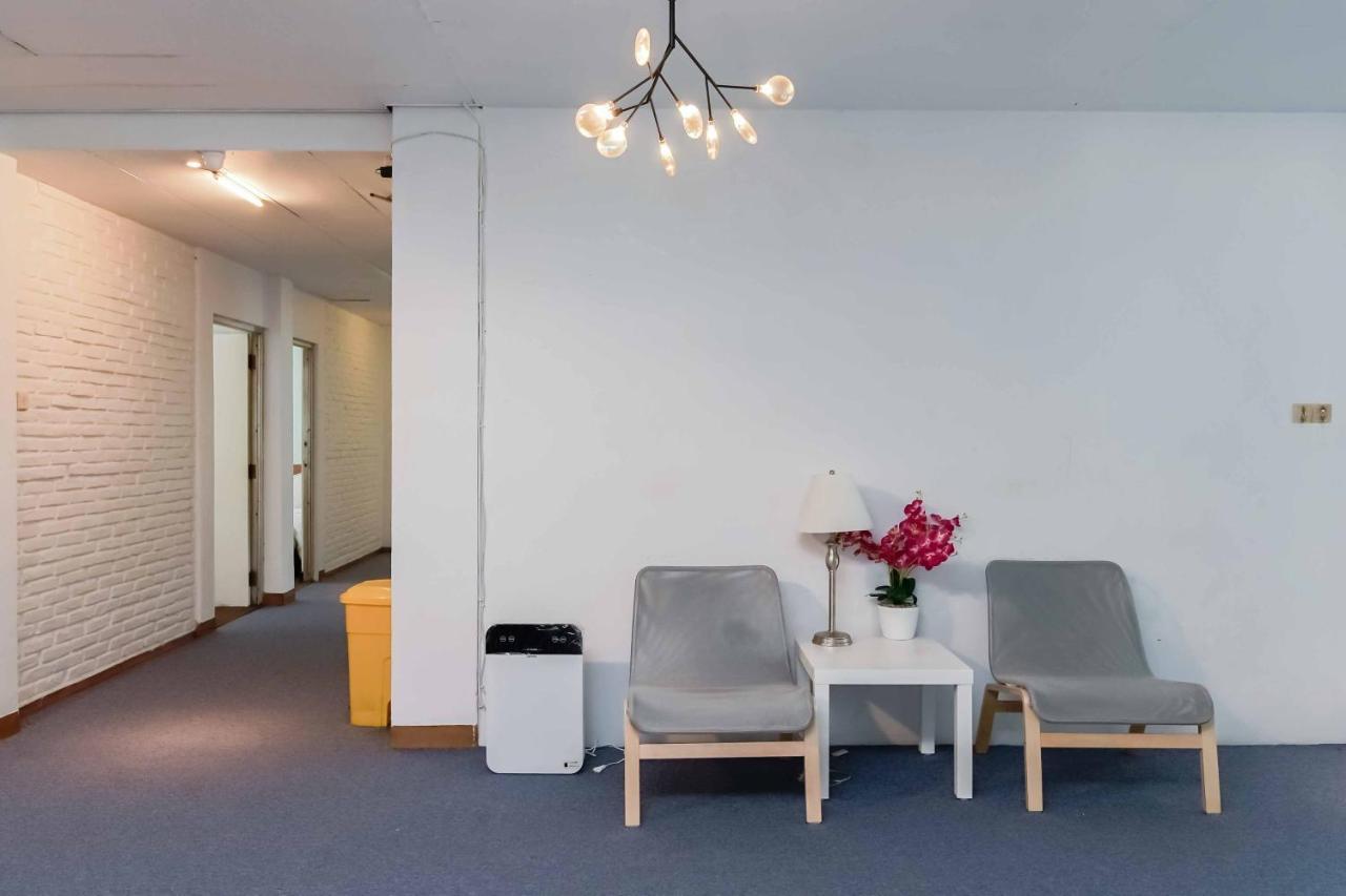 Reddoorz Plus Near Kebayoran Baru Blok S Джакарта Екстер'єр фото