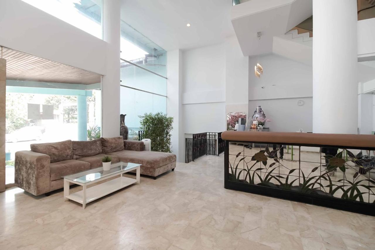 Reddoorz Plus Near Kebayoran Baru Blok S Джакарта Екстер'єр фото