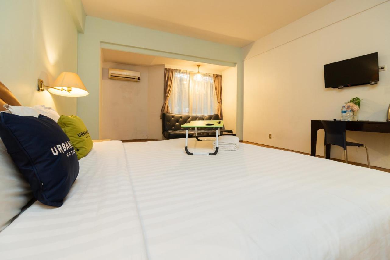 Reddoorz Plus Near Kebayoran Baru Blok S Джакарта Екстер'єр фото
