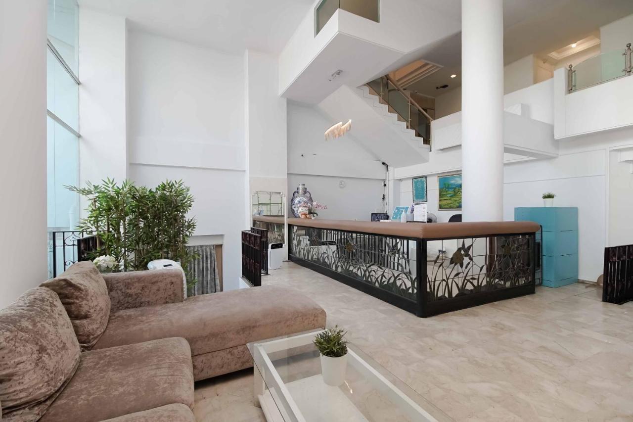 Reddoorz Plus Near Kebayoran Baru Blok S Джакарта Екстер'єр фото