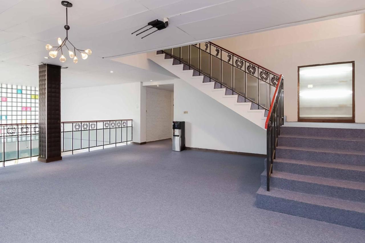 Reddoorz Plus Near Kebayoran Baru Blok S Джакарта Екстер'єр фото
