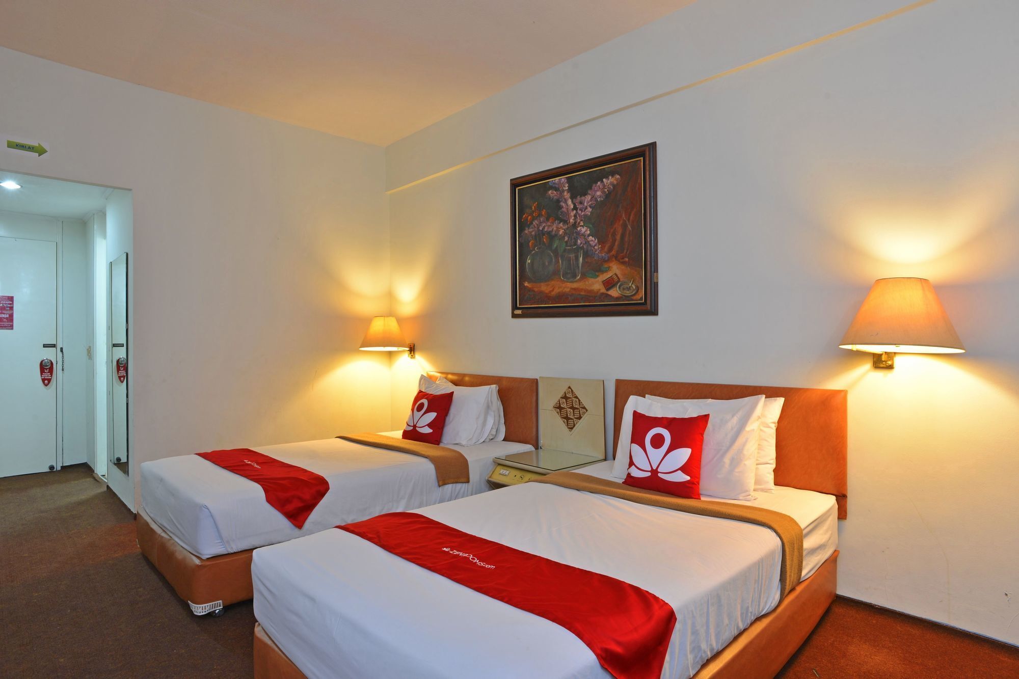 Reddoorz Plus Near Kebayoran Baru Blok S Джакарта Екстер'єр фото